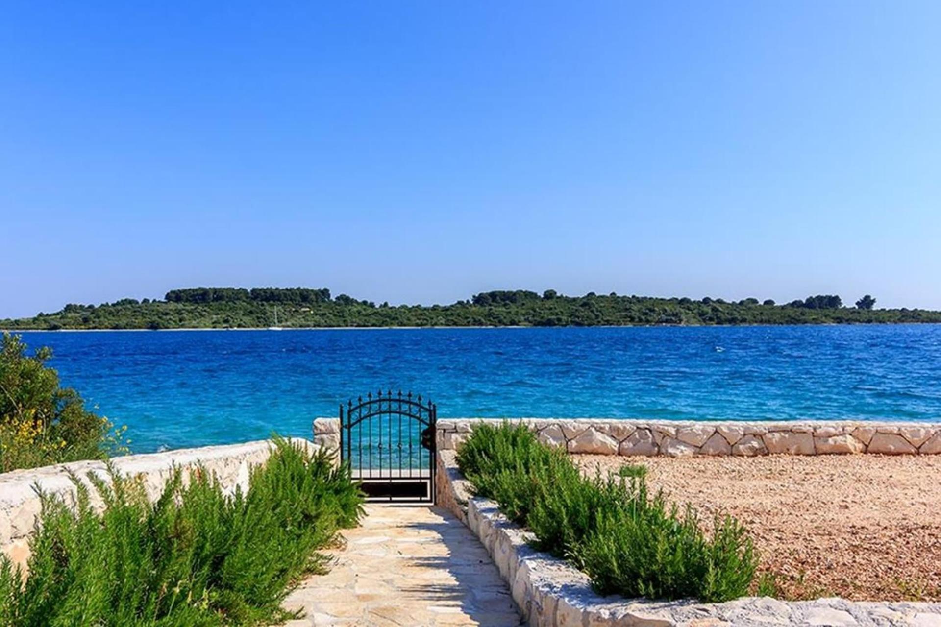 Traditional Dalmatian Stone House By The Sea โอครูกกอร์นญี ภายนอก รูปภาพ